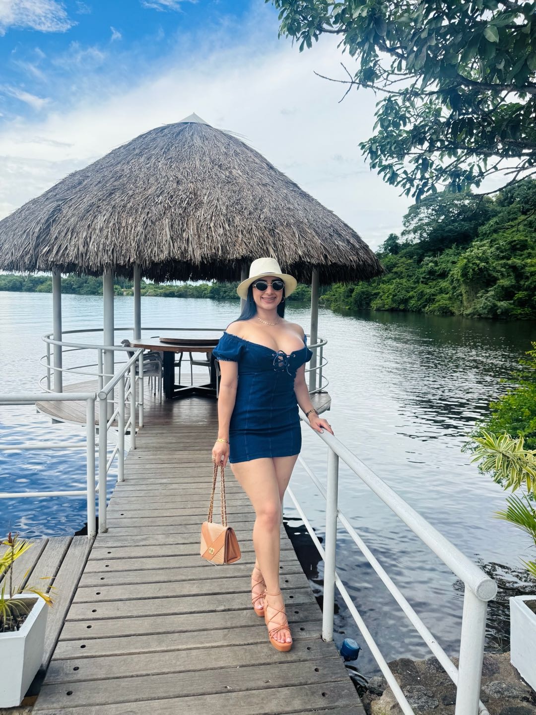 CamChatGirl member available for a worldwide random video chat